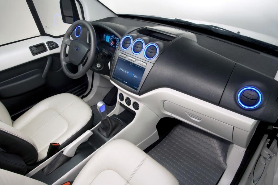  Ford Transit Connect Family One Concept 2009 года  (фото 11 из 39)